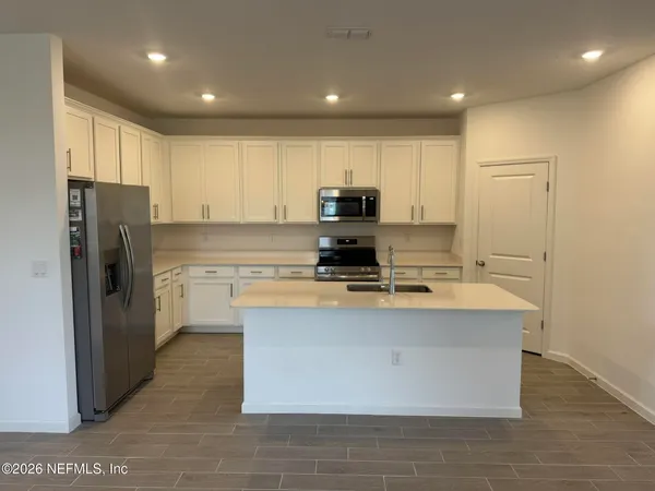 $2,450 | 15512 Whispering Fir Drive, Jacksonville, FL 32218