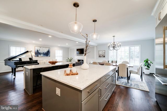 $1,750,000 | 518 Canterbury Lane, Alexandria, VA 22314