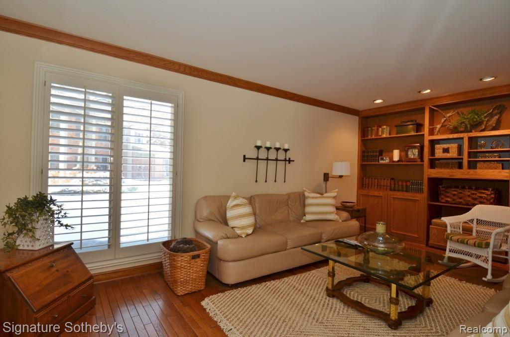 133 Chalmers Drive Rochester Hills, MI 48309 - Photo 9 of 35