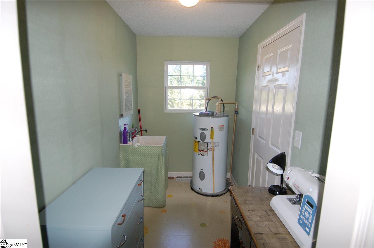 1238 Cox Lake Road Belton, SC 29627 - Photo 15 of 36 Gallery Image 15