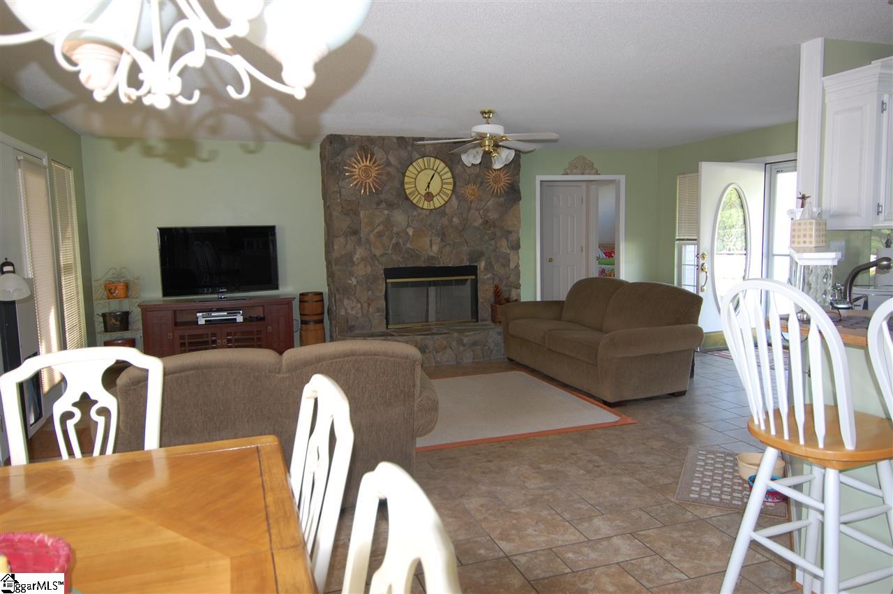 1238 Cox Lake Road Belton, SC 29627 - Photo 8 of 36 Gallery Image 8