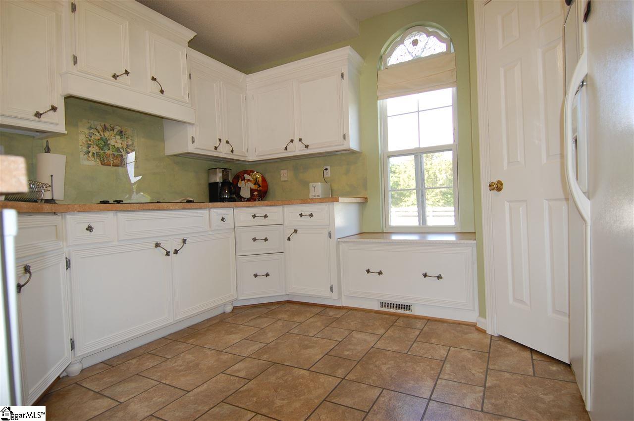 1238 Cox Lake Road Belton, SC 29627 - Photo 10 of 36 Gallery Image 10