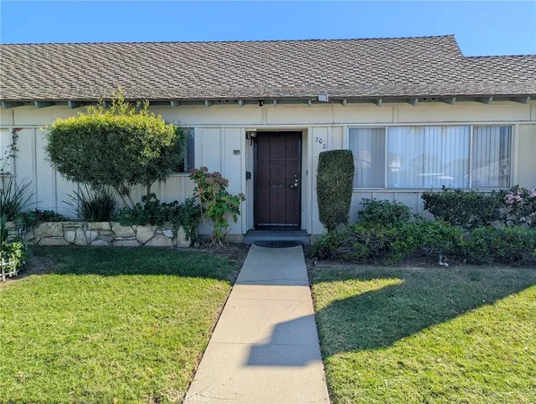 $1,150 | 200 West 37th Street, Long Beach, CA 90807