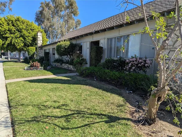 $1,150 | 200 West 37th Street, Long Beach, CA 90807