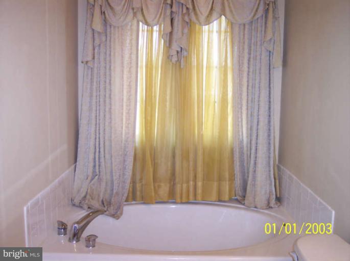 84 Riggs Road Fredericksburg, VA 22405 - Photo 11 of 22 Bath (Master)