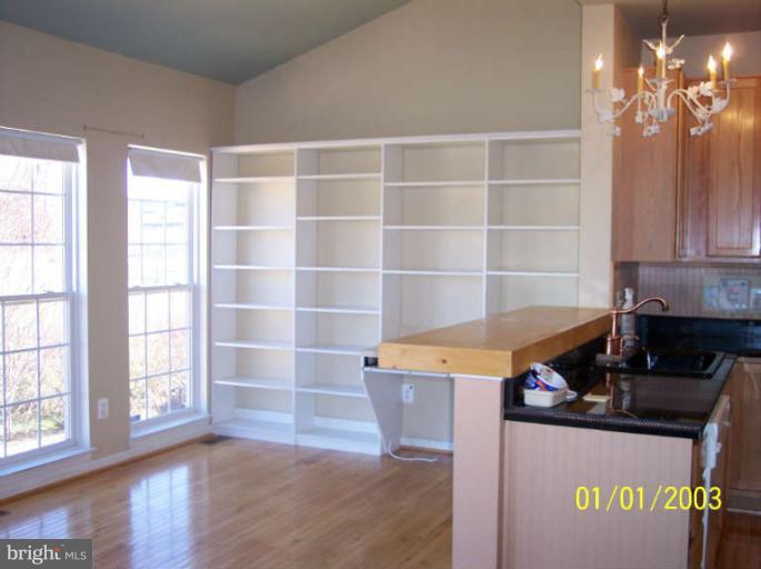 84 Riggs Road Fredericksburg, VA 22405 - Photo 5 of 22 Breakfast room/sun room off kitchen