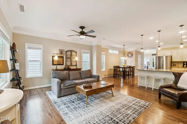 a picture of a bench in front