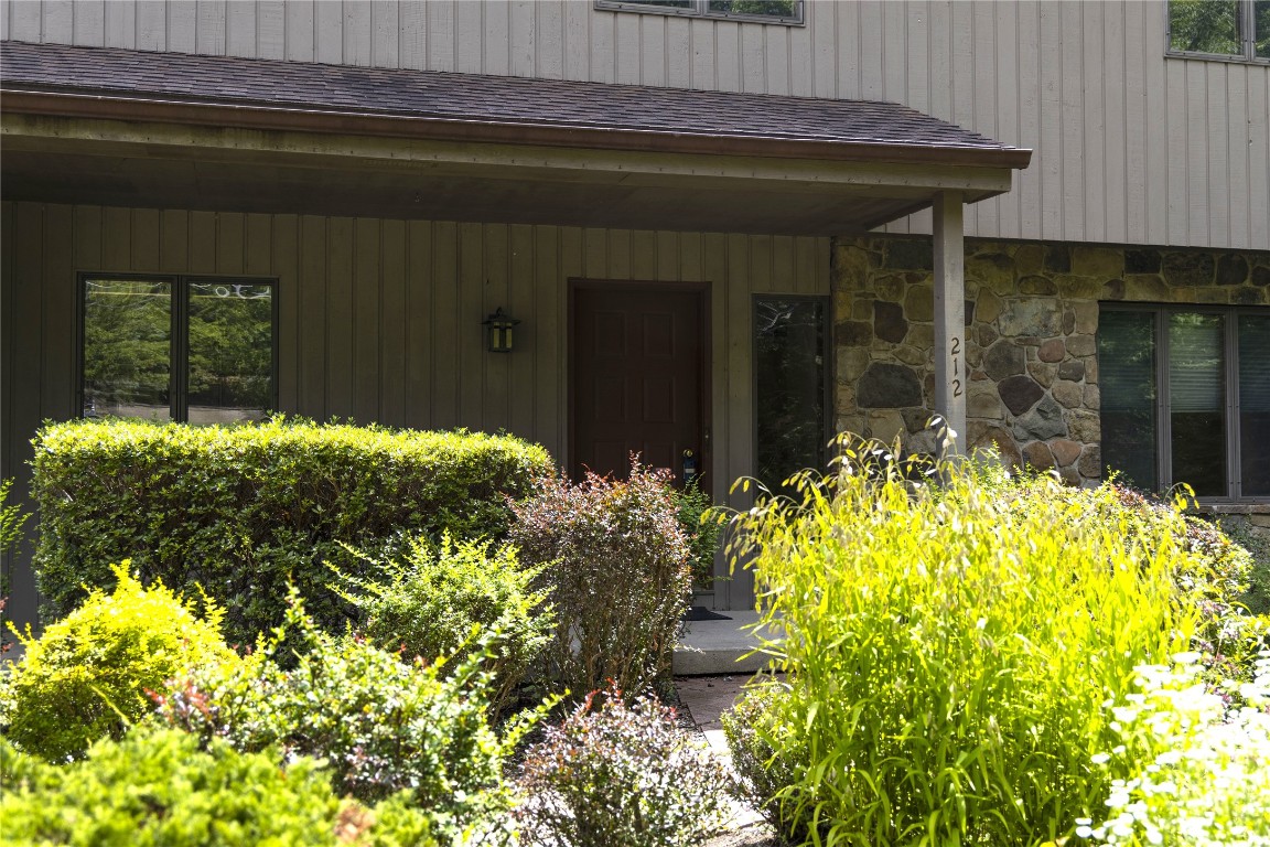 212 Sheedy Road Vestal, NY 13850 - Photo 3 of 46 Gallery Image 3