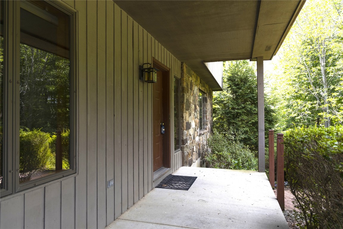 212 Sheedy Road Vestal, NY 13850 - Photo 4 of 46 Gallery Image 4