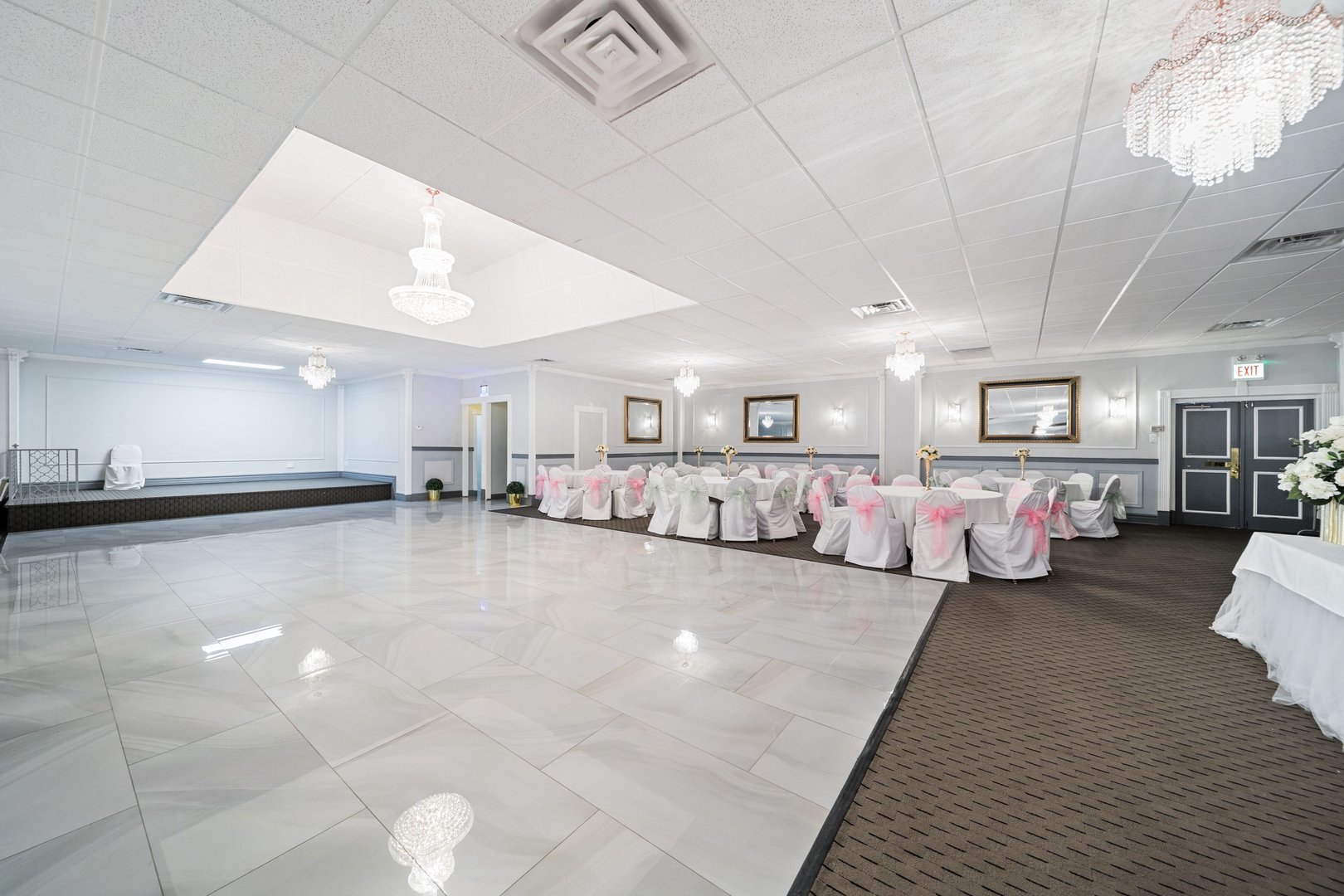 6155 West Fullerton Avenue Chicago, IL 60639 - Photo 9 of 43 a living room with furniture and kitchen view