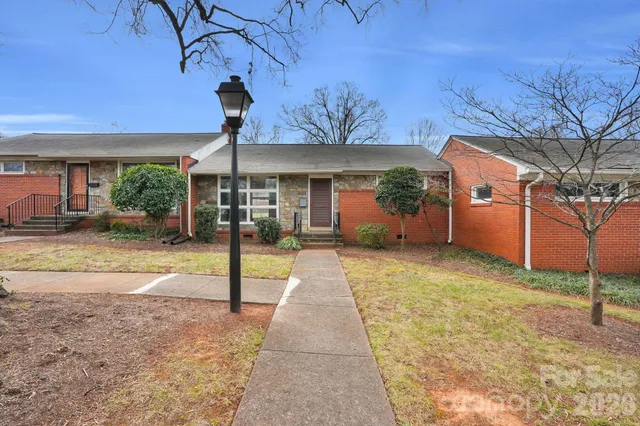 $250,000 | 4623 Woodlark Lane, Charlotte, NC 28211