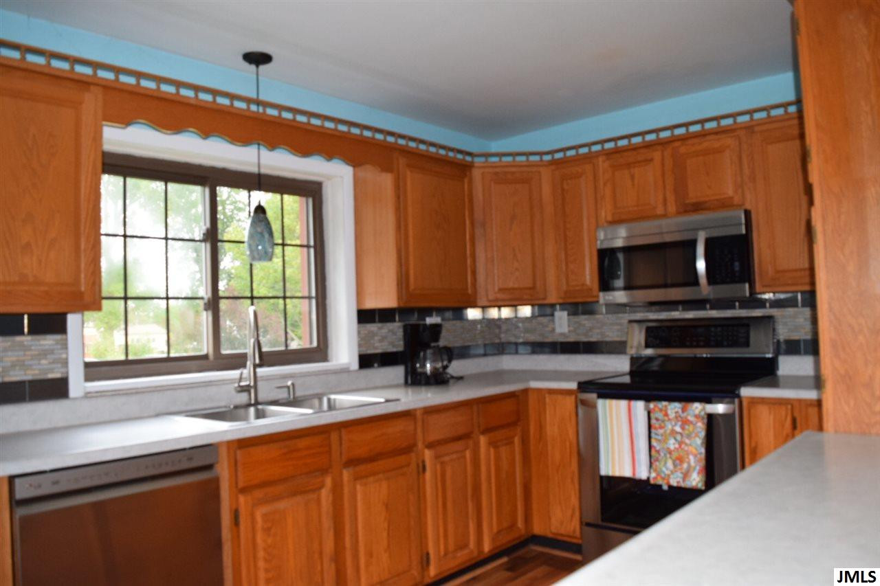 465 Falcon Road Jackson, MI 49202 - Photo 3 of 21 Photo 3