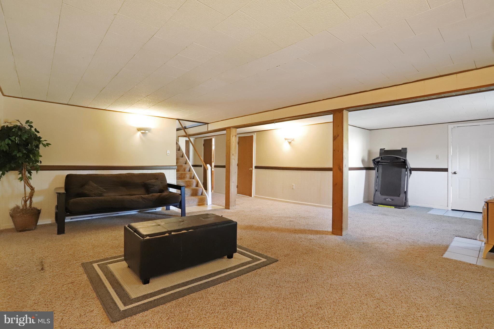 48 Thomas Jefferson Circle Ranson, WV 25438 - Photo 25 of 30 a living room with furniture