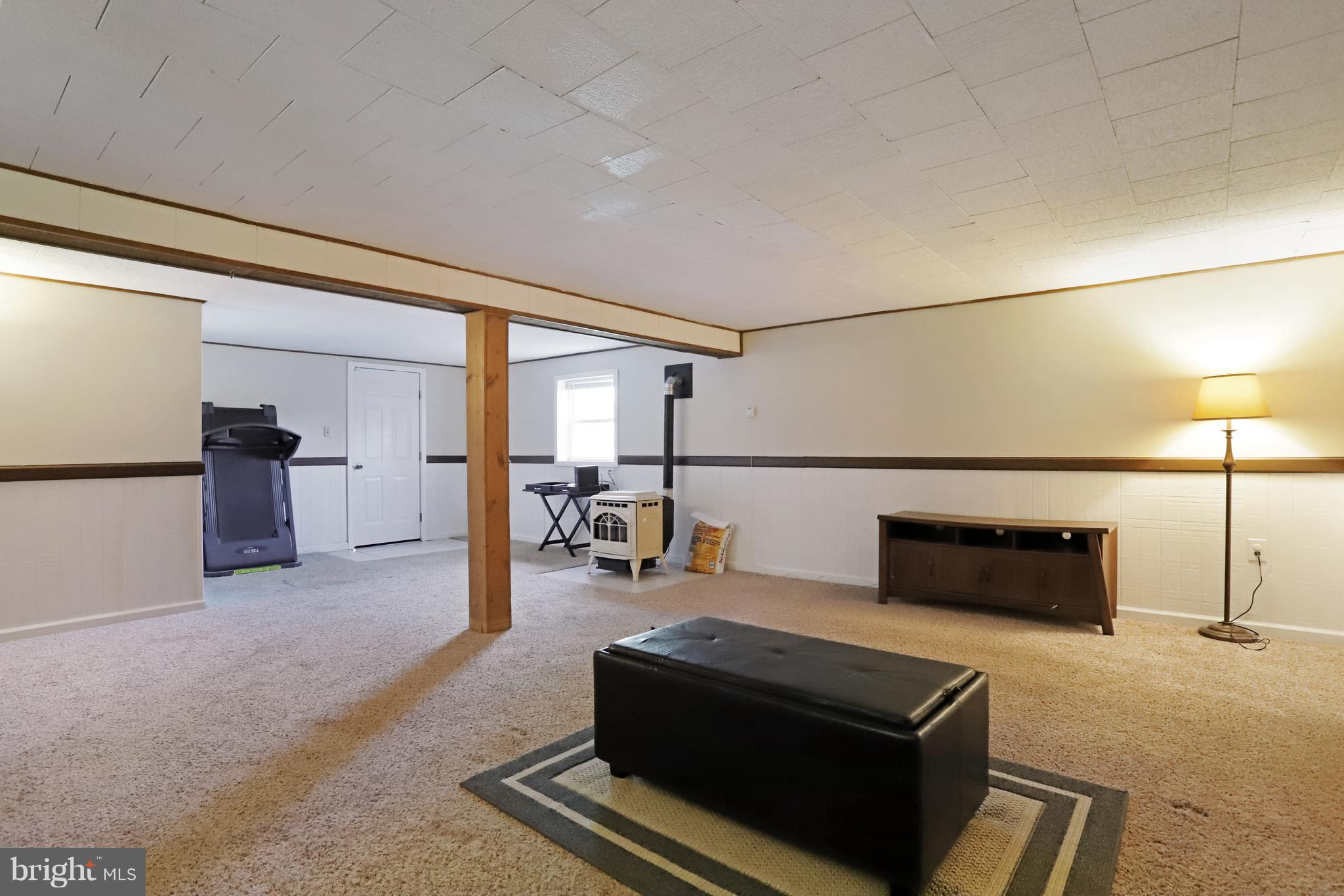 48 Thomas Jefferson Circle Ranson, WV 25438 - Photo 26 of 30 a living room with furniture
