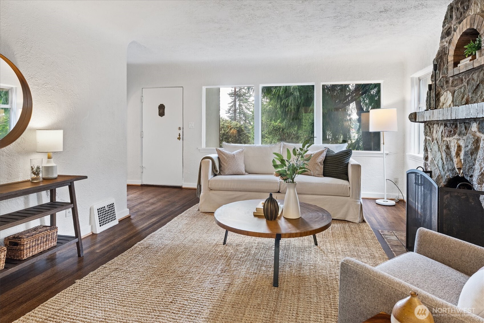 15 Fulton Street Seattle, WA 98119 - Photo 4 of 35 Gallery Image 4