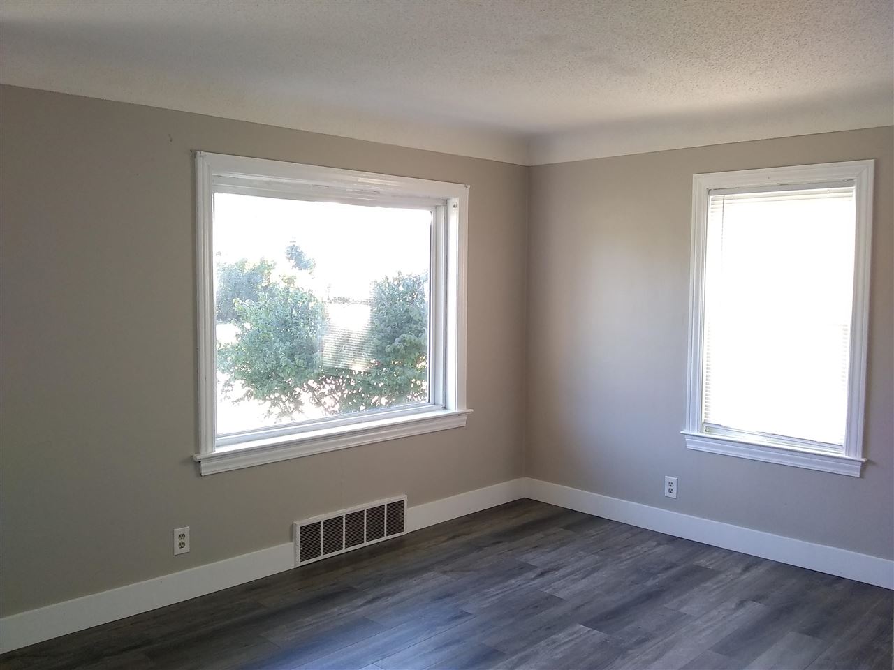 3209 East Pierson Road Flint, MI 48506 - Photo 5 of 20