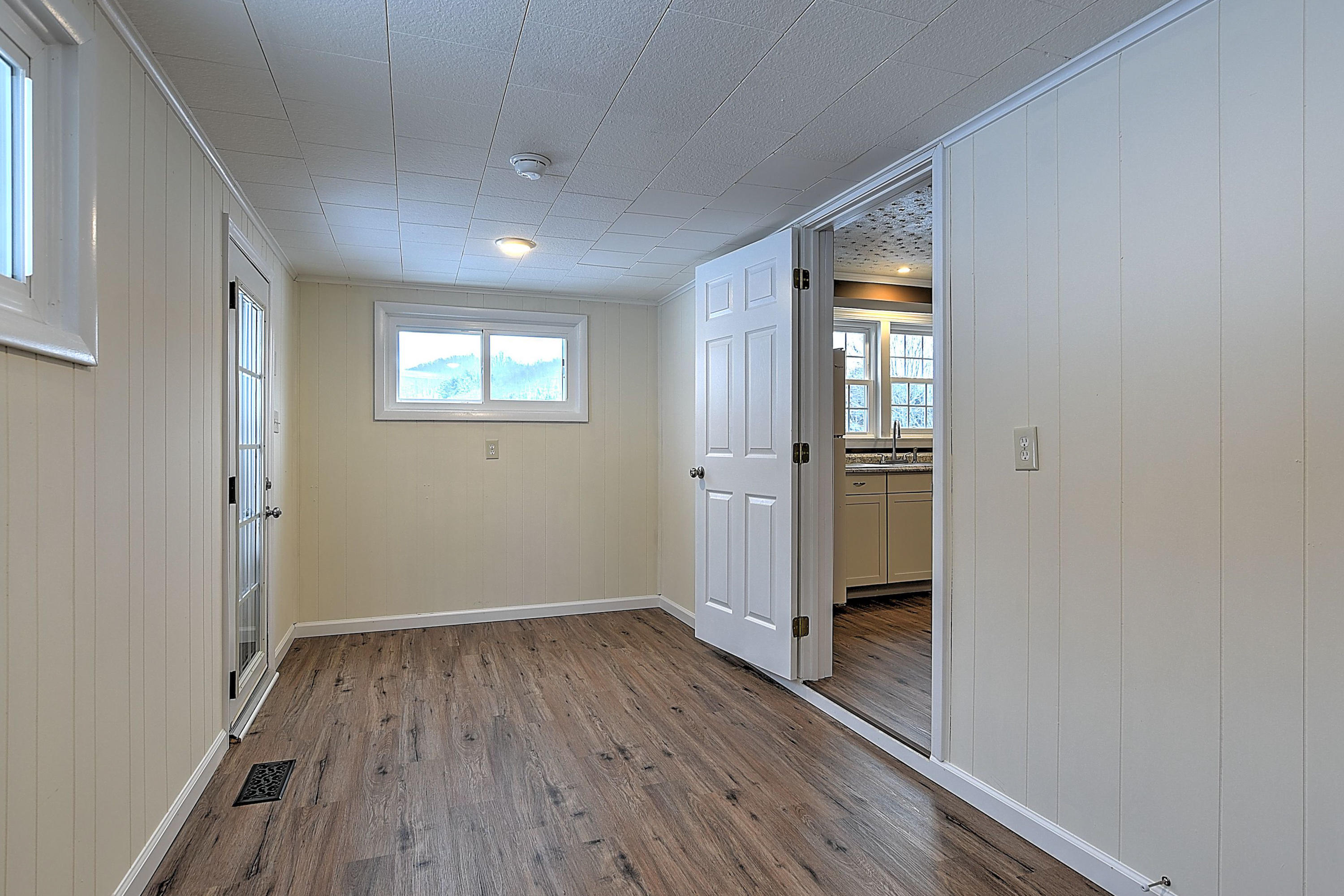 12147 Lindell Road Meadowview, VA 24361 - Photo 13 of 27 12147 LINDELL RD-14