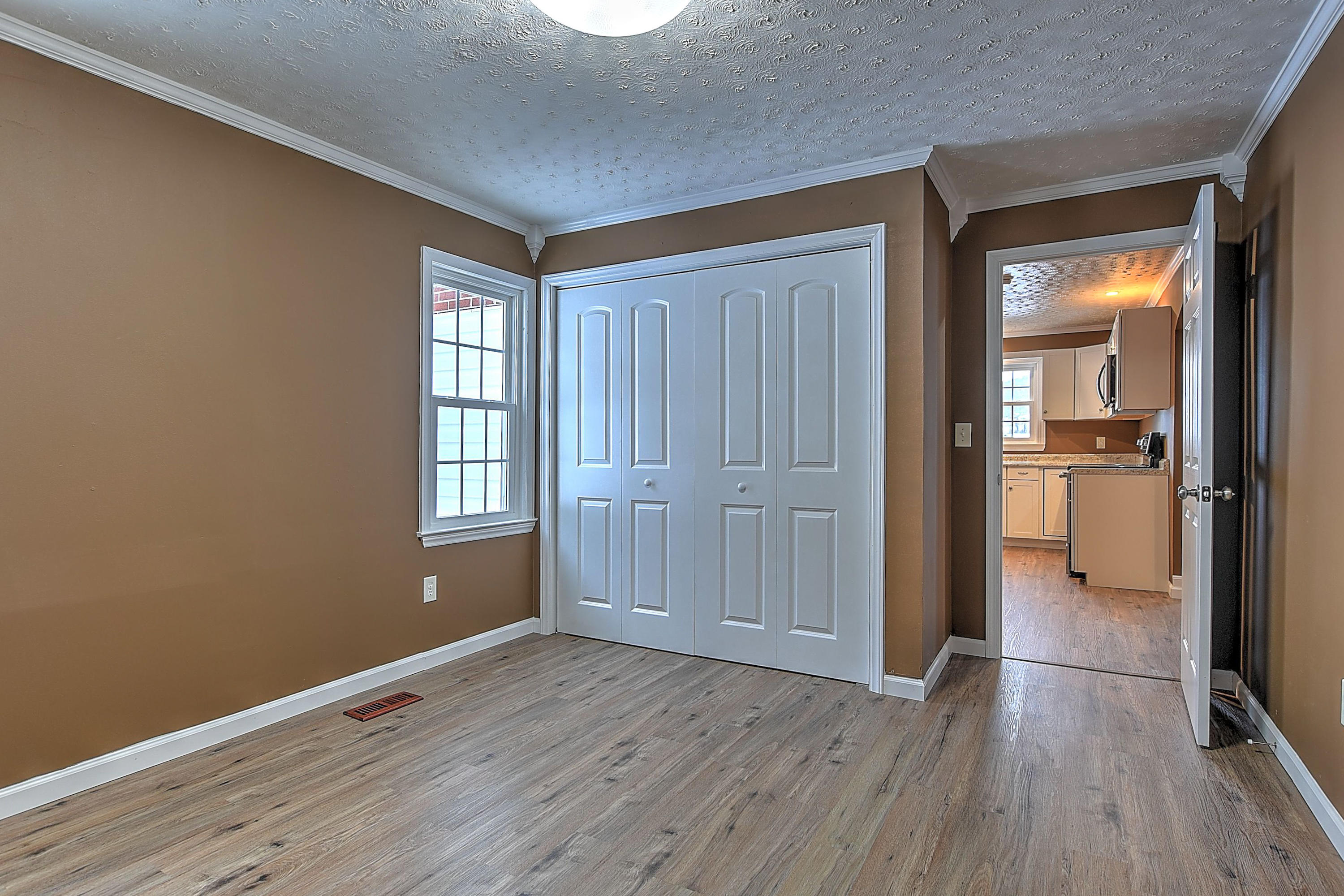 12147 Lindell Road Meadowview, VA 24361 - Photo 14 of 27 12147 LINDELL RD-16