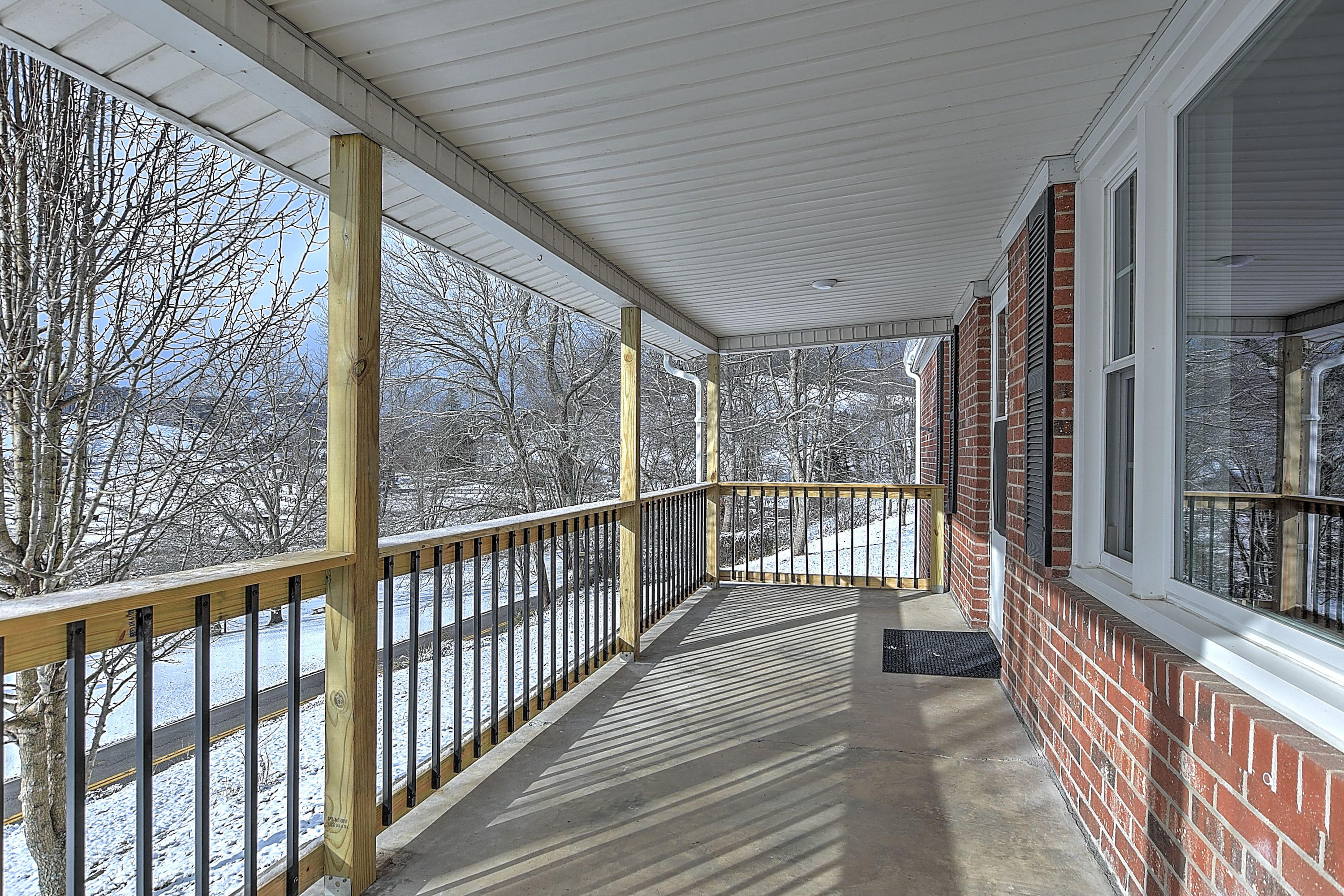 12147 Lindell Road Meadowview, VA 24361 - Photo 2 of 27 12147 LINDELL RD-27