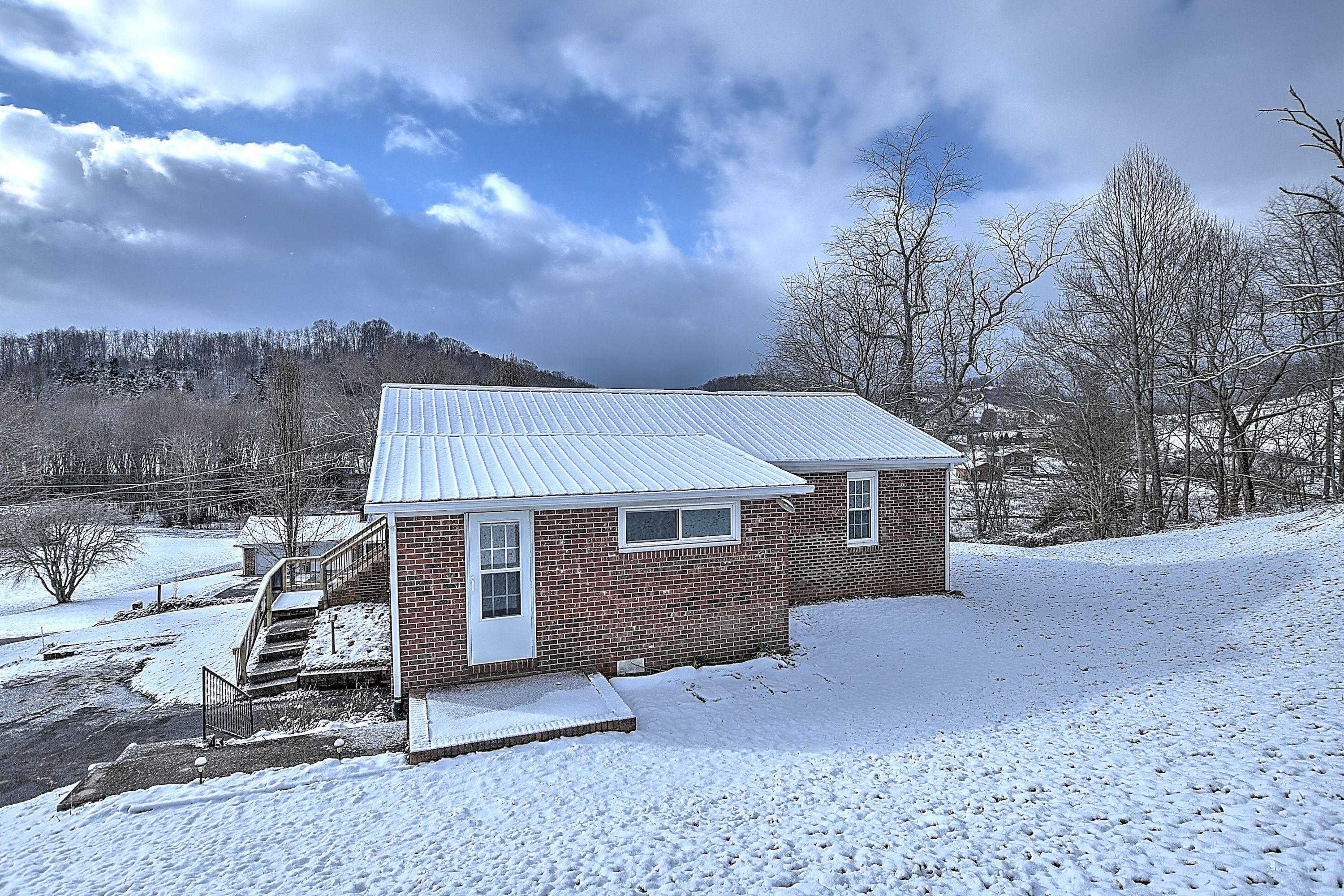12147 Lindell Road Meadowview, VA 24361 - Photo 25 of 27 12147 LINDELL RD-32