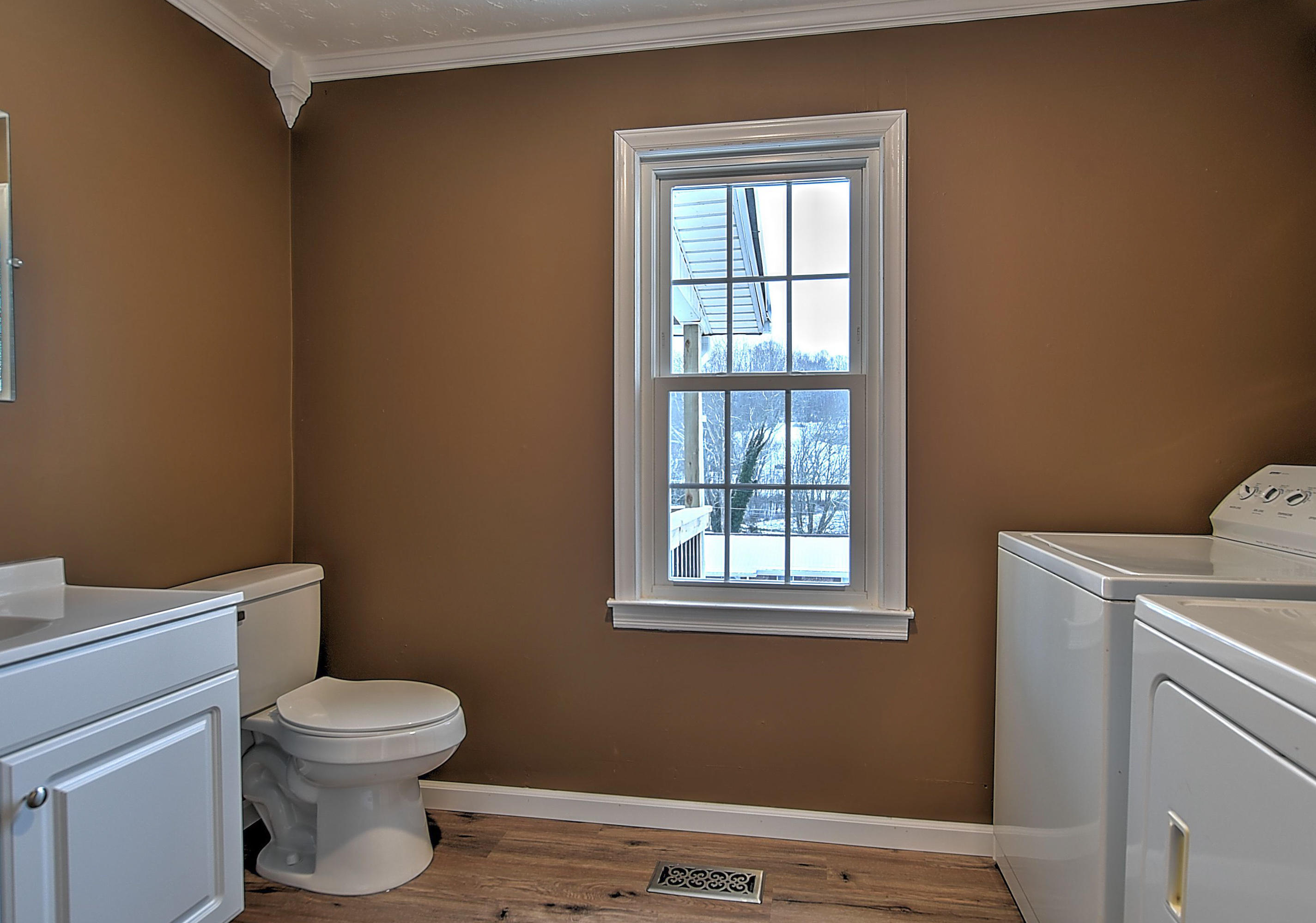 12147 Lindell Road Meadowview, VA 24361 - Photo 7 of 27 12147 LINDELL RD-19