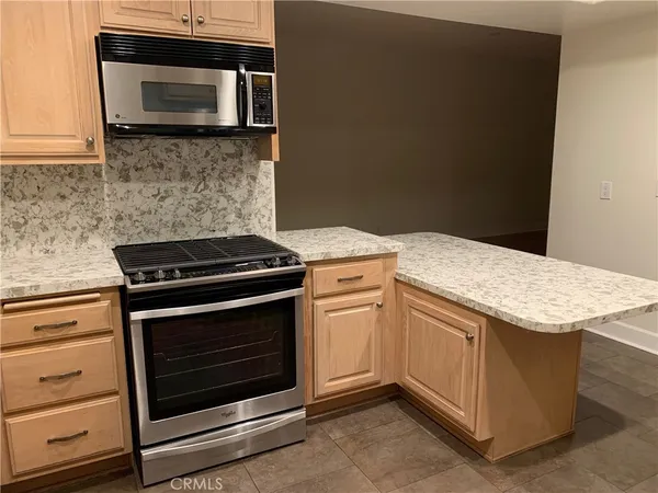 $4,000 | 292 Alpine Street, Unit 2, Pasadena, CA 91106