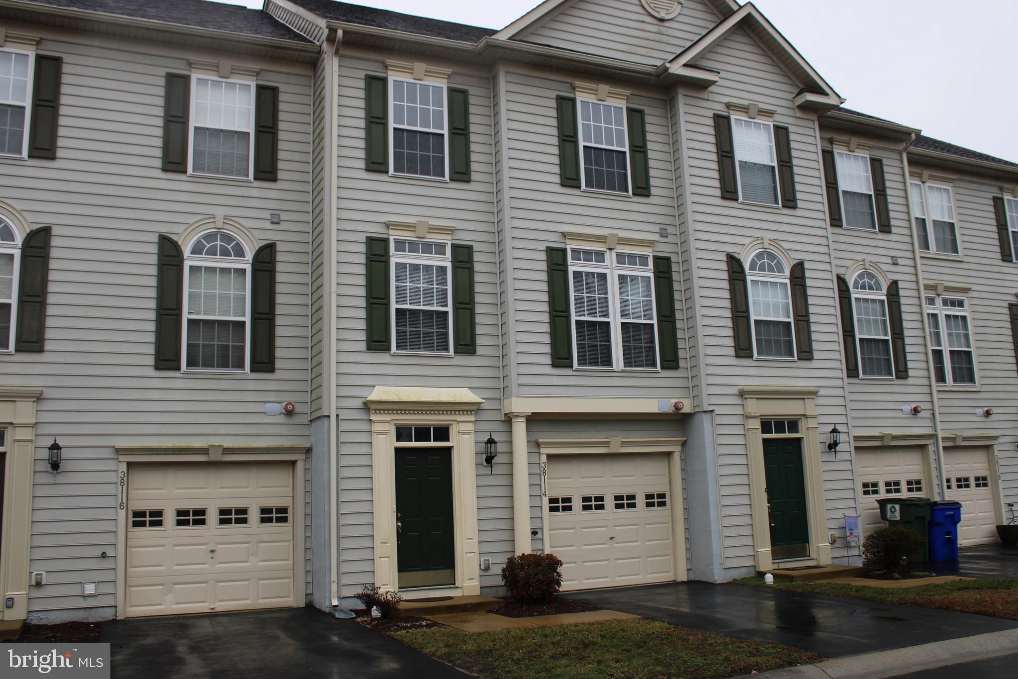 38114 East Chester Lane, Unit 206 Ocean View, DE 19970 - Photo 3 of 28 Front - Left