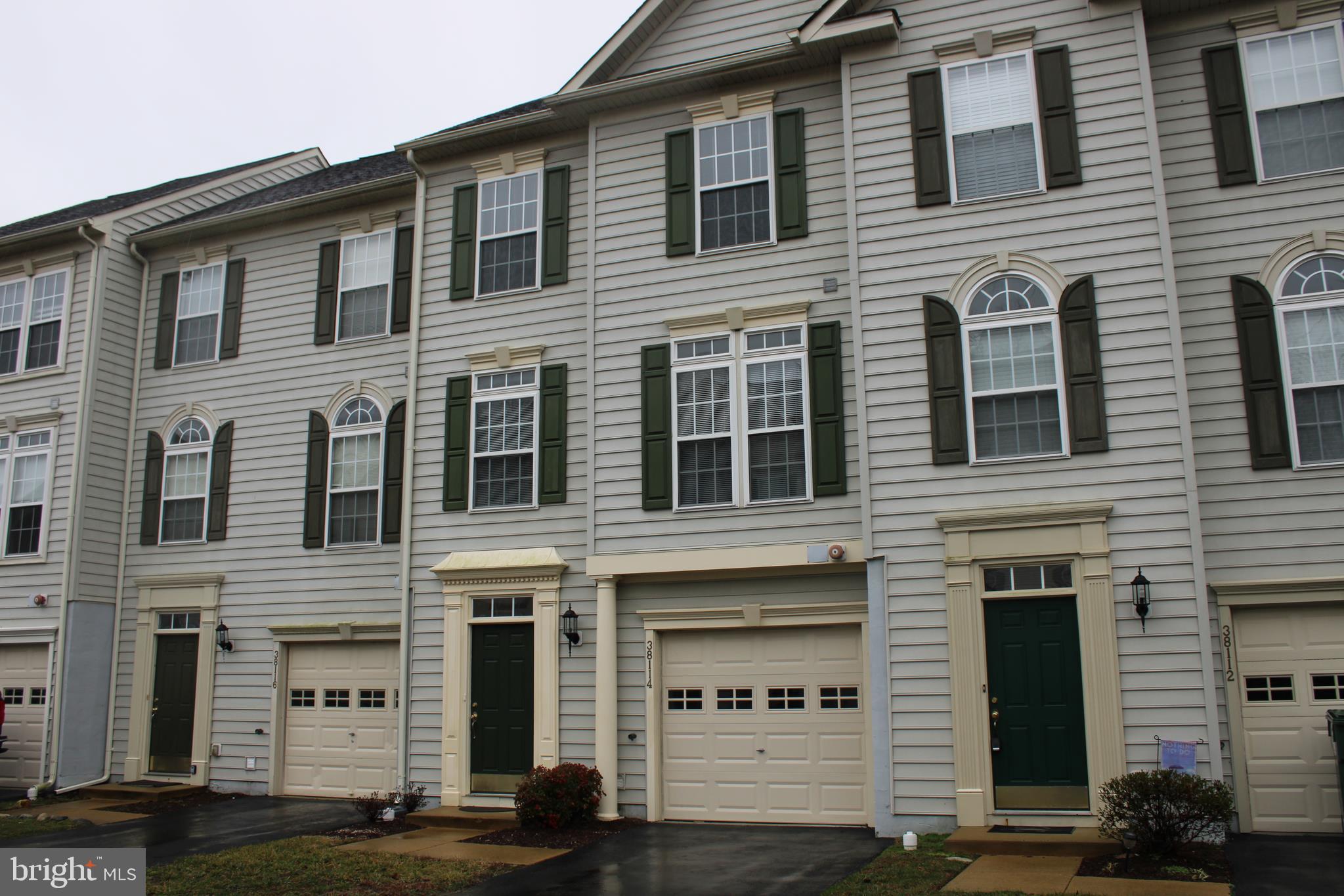 38114 East Chester Lane, Unit 206 Ocean View, DE 19970 - Photo 4 of 28 Front - Right