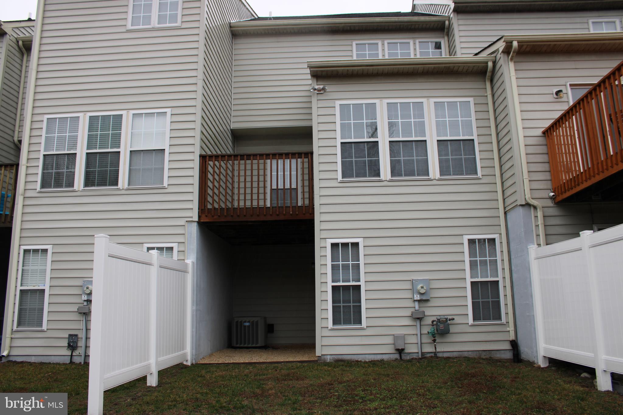38114 East Chester Lane, Unit 206 Ocean View, DE 19970 - Photo 5 of 28 Rear