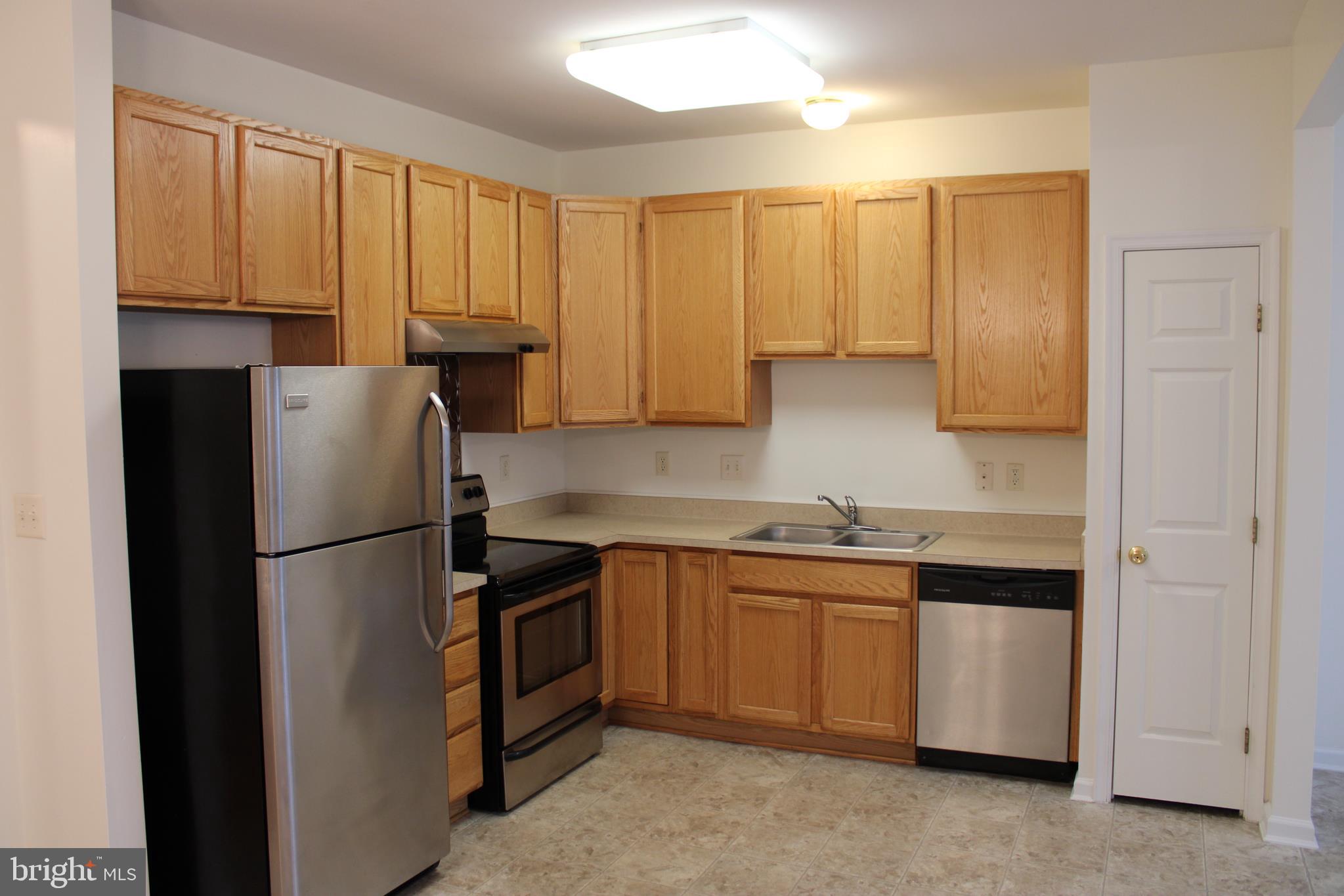 38114 East Chester Lane, Unit 206 Ocean View, DE 19970 - Photo 7 of 28 Kitchen
