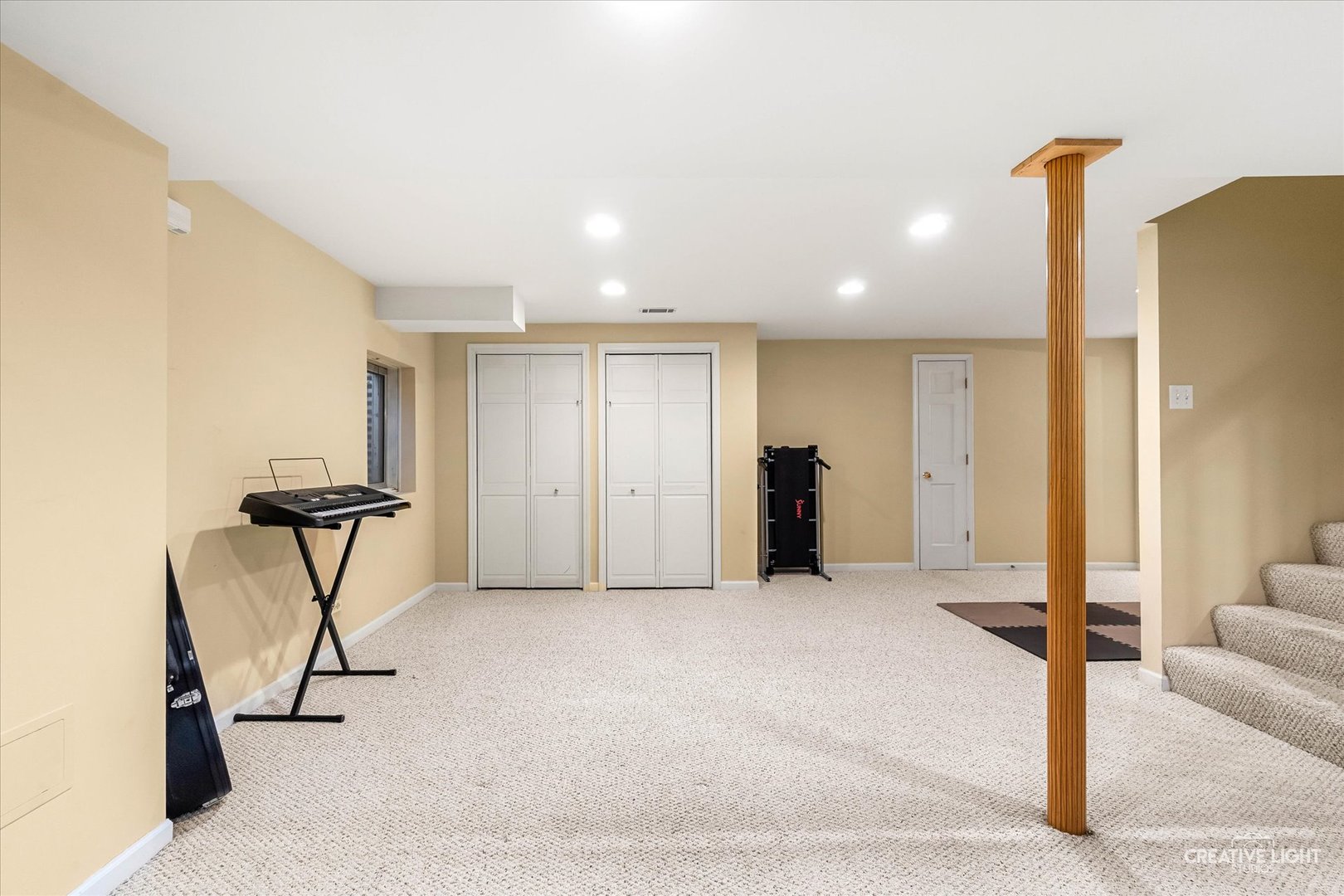 2543 Dewes Lane Naperville, IL 60564 - Photo 23 of 47 a view of an empty room with a sink