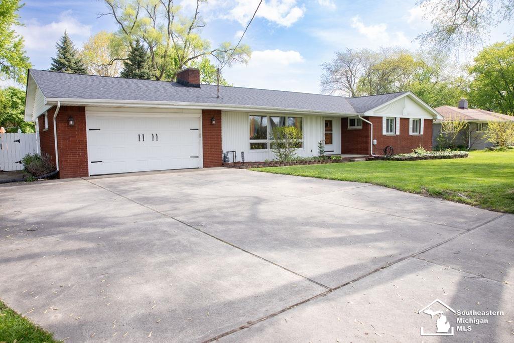 4666 East Dunbar Road Monroe, MI 48161 - Photo 1 of 37