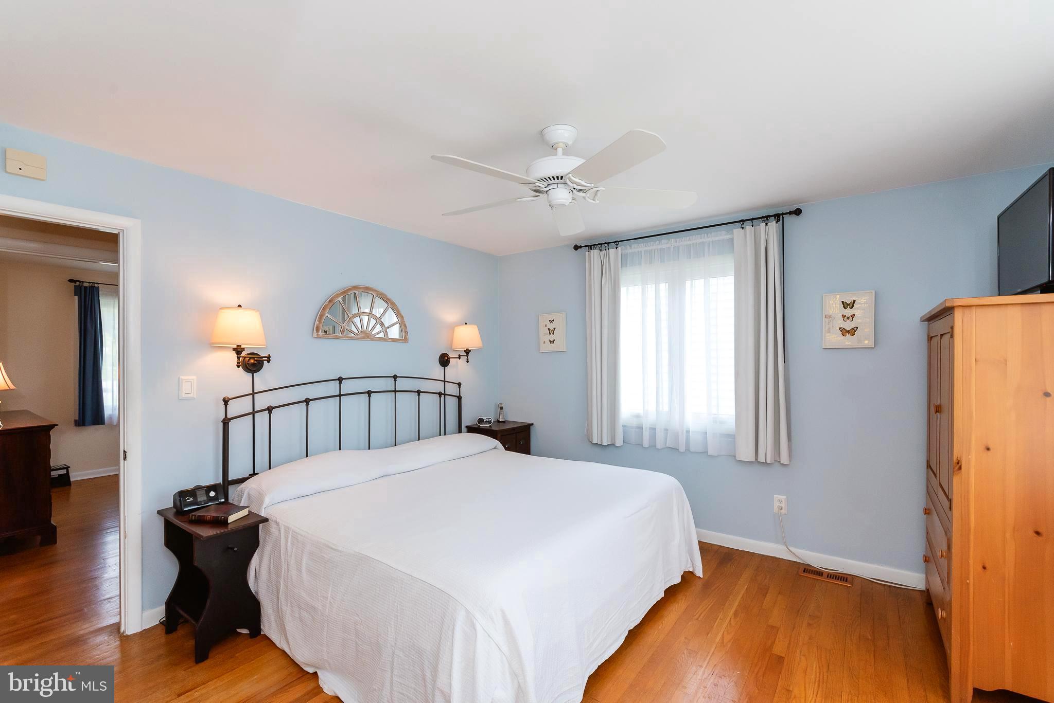 27 Bramleigh Road Lutherville-Timonium, MD 21093 - Photo 19 of 45 MAIN LEVEL PRIMARY BEDROOM