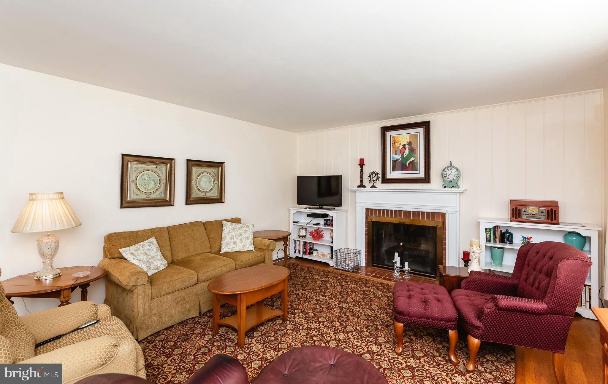 27 Bramleigh Road Lutherville-Timonium, MD 21093 - Photo 6 of 45 WOOD BURNING FIREPLACE