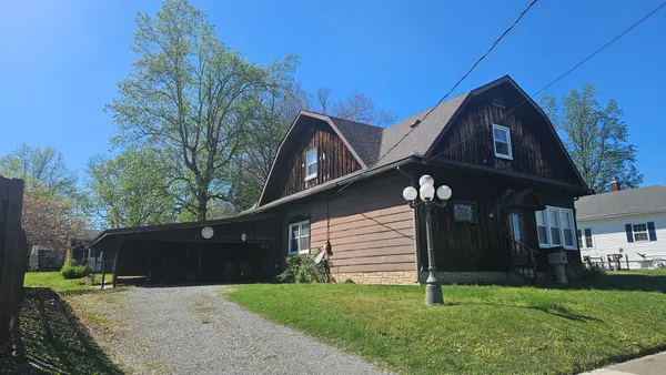 $115,000 | 906 Barham Avenue, Johnston City, IL 62951