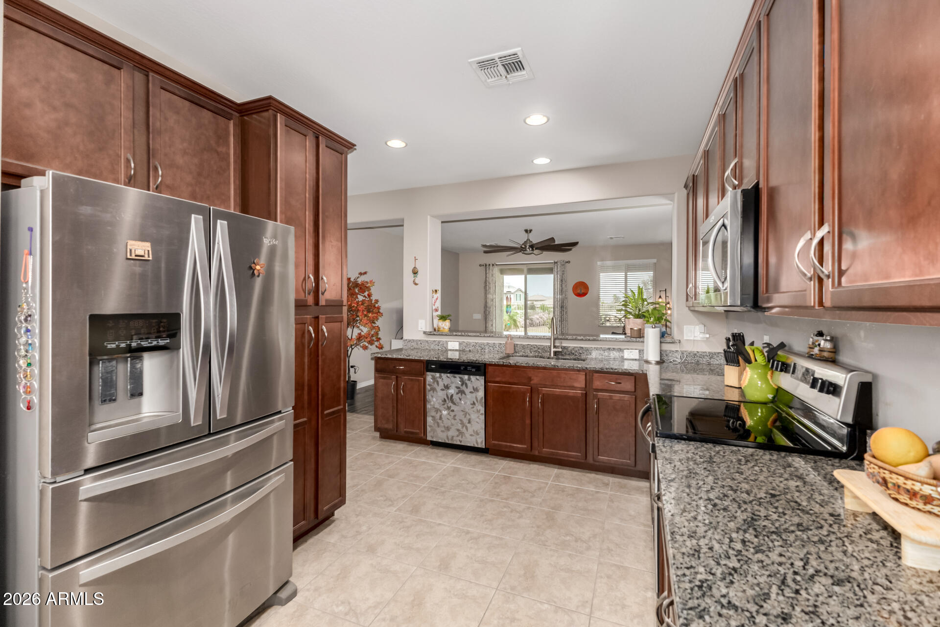 2430 East Alta Vista Road Phoenix, AZ 85042 - Photo 4 of 36