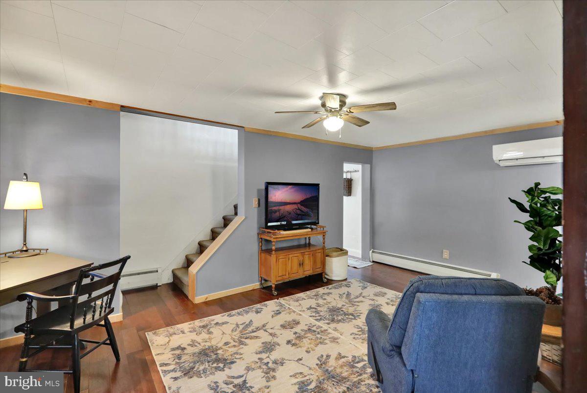 65 Mexico Road Pine Grove, PA 17963 - Photo 11 of 40 a living room with furniture and flowers
