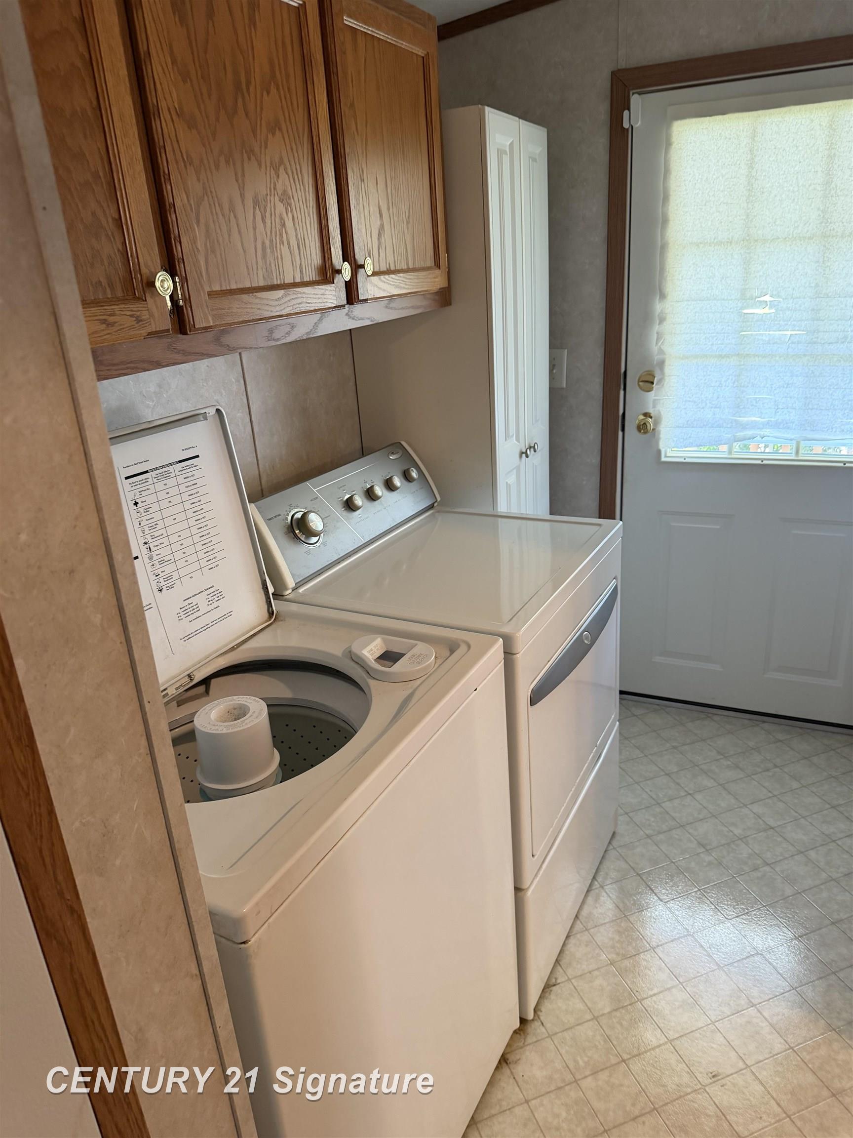 196 Apollo Avenue Flushing, MI 48433 - Photo 14 of 16 50213786-bd59147a-5676-4821-95d9-a4945a7c7d20.JPG