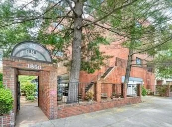 $4,200 | 1850 Beacon Street, Unit 404, Brookline, MA 02445