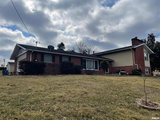 $159,900 | 217 Apple Lane, Anna, IL 62906