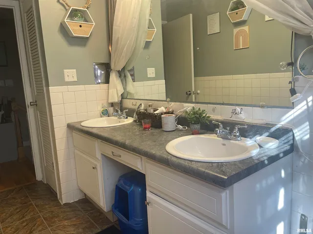 $159,900 | 217 Apple Lane, Anna, IL 62906