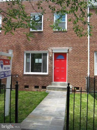 49 East Reed Avenue Alexandria, VA 22305 - Photo 1 of 9 Exterior (Main)