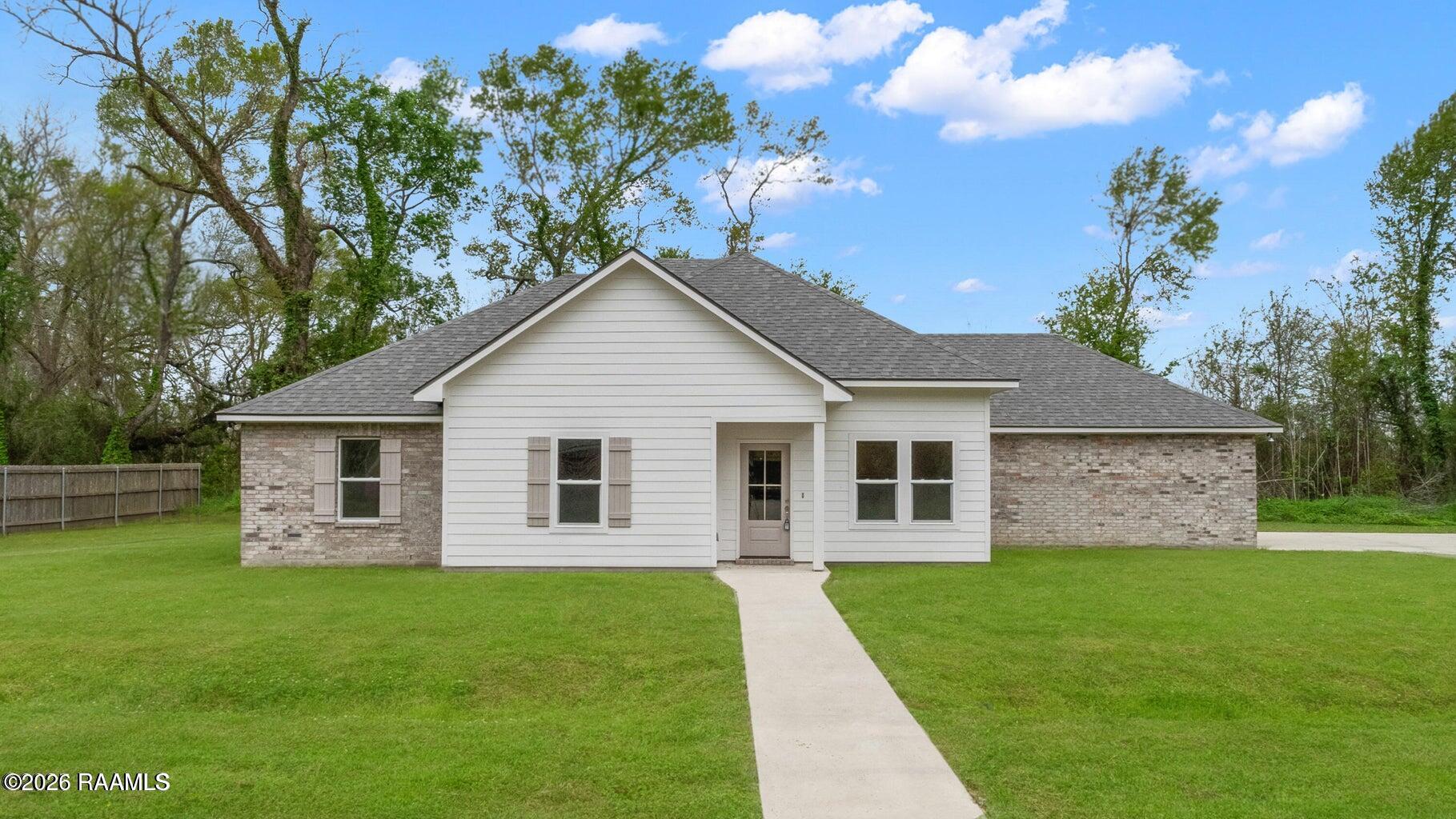 1025 B Timber Trails Road Breaux Bridge, LA 70517 - Photo 2 of 23 20260401204026877610000000-o
