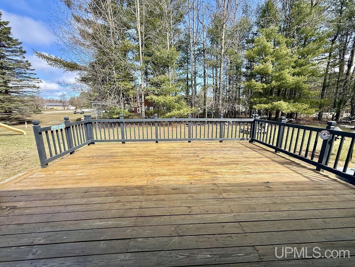 6820 Charles Place Escanaba, MI 49829 - Photo 23 of 27
