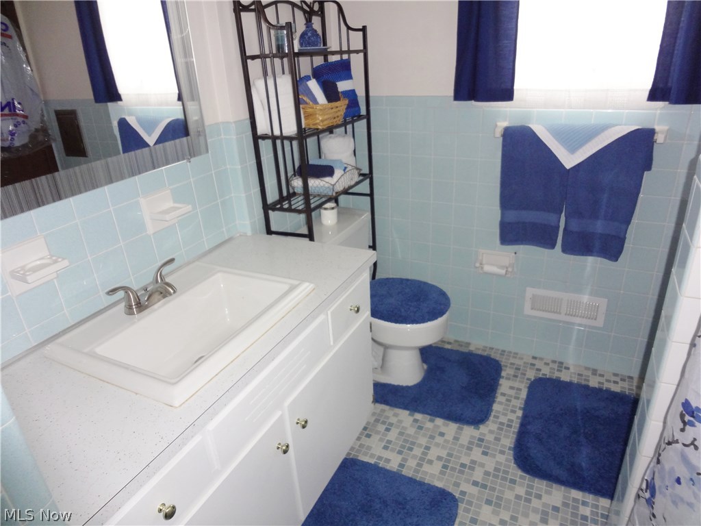 6453 Hamden Road Parma Heights, OH 44130 - Photo 16 of 22