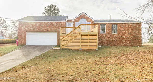 $230,000 | 2311 Gwendale Drive East, Lizella, GA 31052