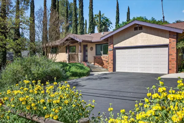 $1,350,000 | 525 South Ventura Street, Ojai, CA 93023