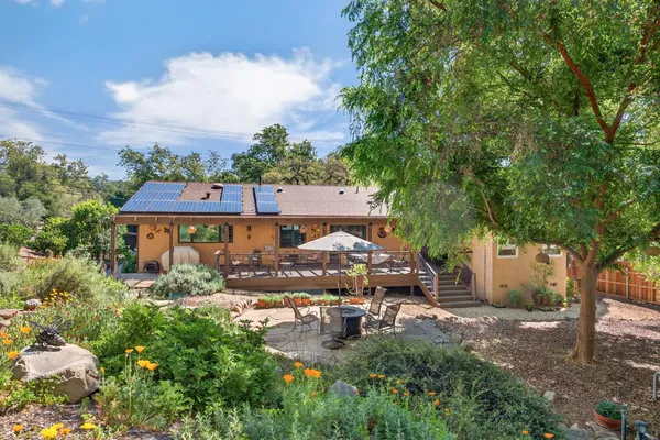 $1,350,000 | 525 South Ventura Street, Ojai, CA 93023