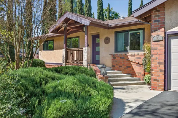 $1,350,000 | 525 South Ventura Street, Ojai, CA 93023