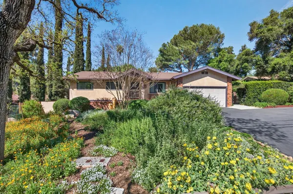 $1,350,000 | 525 South Ventura Street, Ojai, CA 93023